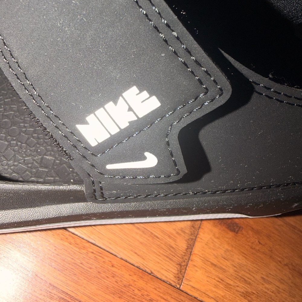 Nike Kids Black and White Adjustable Strap Sandals - Picture 6 of 6